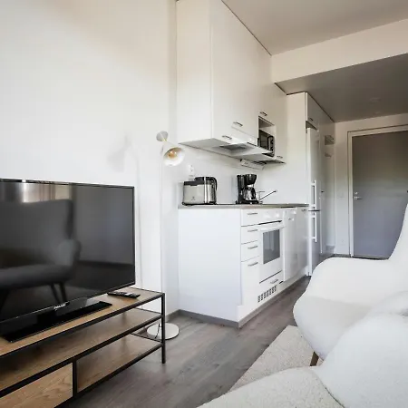 Convenient For 3 Kirkkonummi